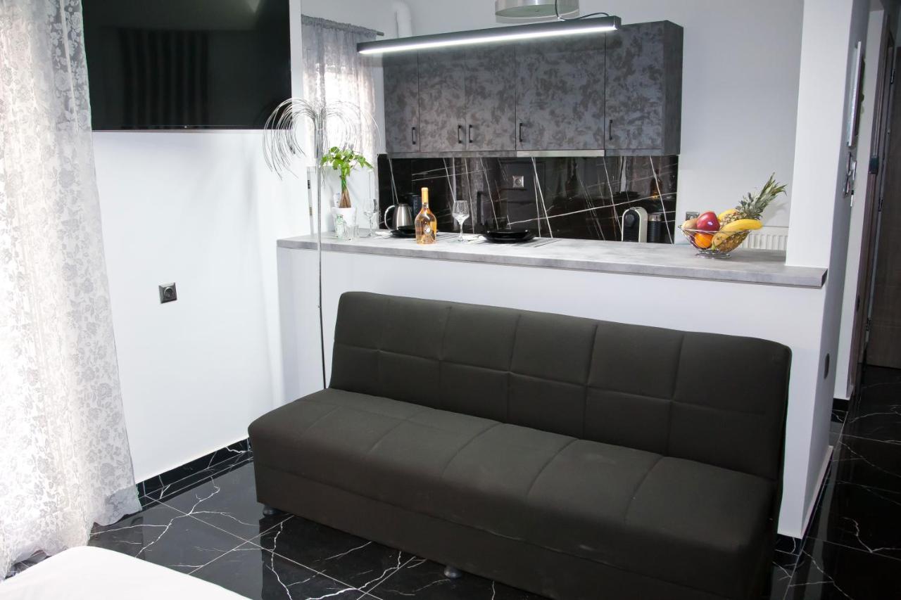 Chris Luxury Studio Ioannina Exterior photo